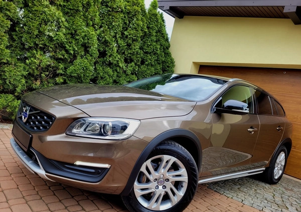 Volvo V60 Cross Country cena 59000 przebieg: 184000, rok produkcji 2016 z Opoczno małe 436